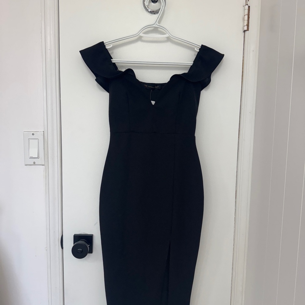 Elegant Black Off-Shoulder midi Dress - NWT